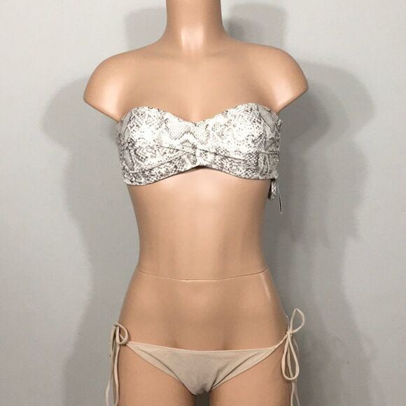 Carmen Marc Valvo bikini top. NWT - Picture 5 of 9